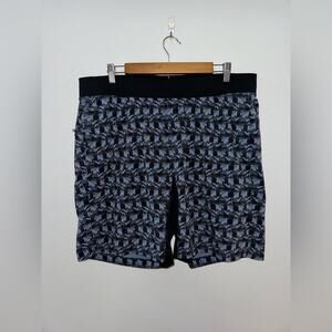 Pre-Owned XXL Lululemon Black and Blue Print Lined 9” Inseam Shorts